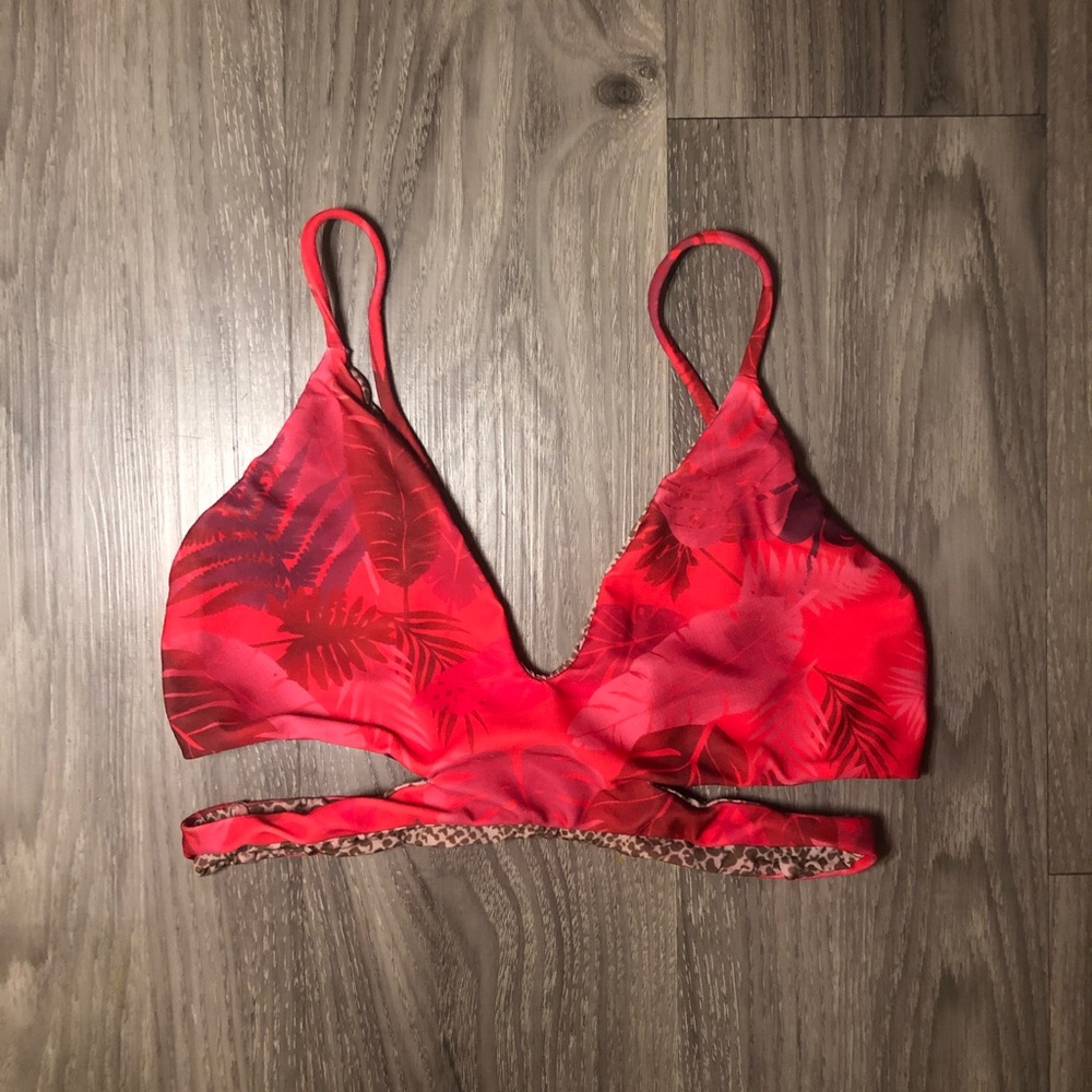 💗TRADED💗 ACACIA PSYCHDELIC LEAF HAKU TOP